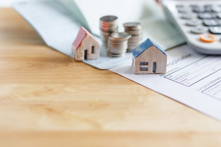 Little house models, loan application and calculator