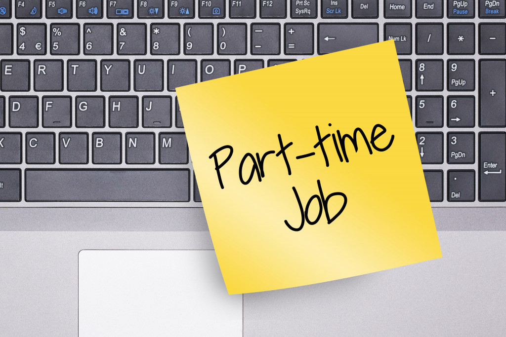a note saying part-time job